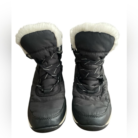 Sorel Black Winter Boots with White Faux Fur Lining - Picture 3 of 6